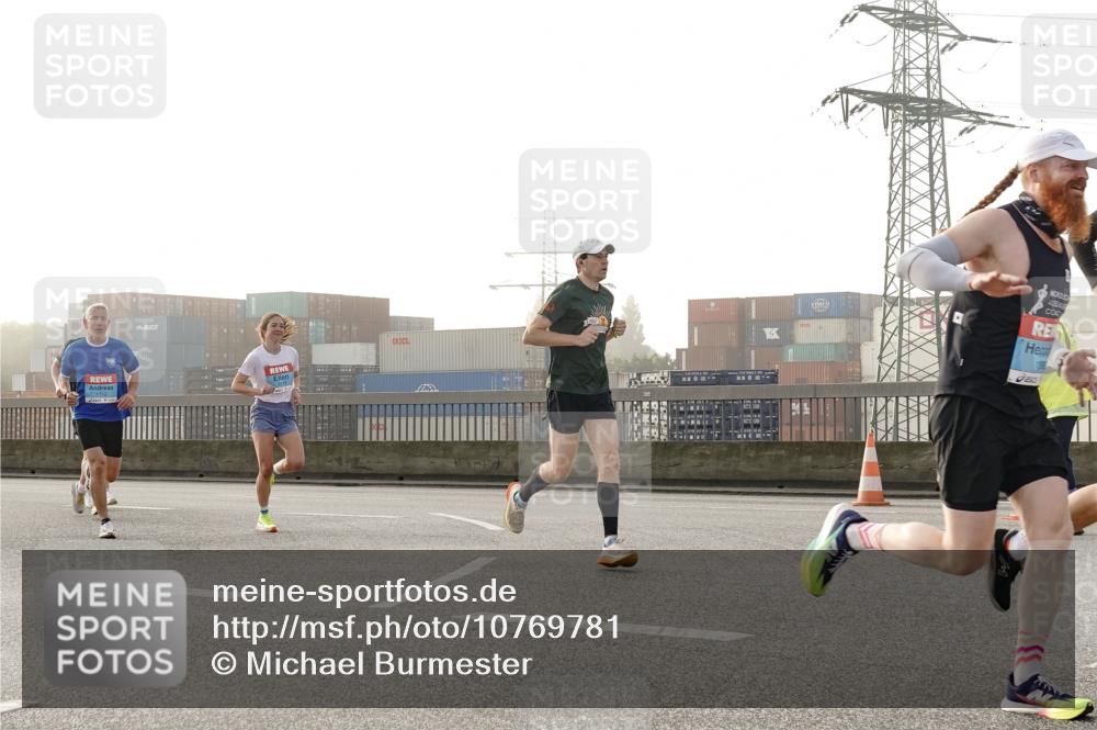 03.10.2026 - Köhlbrandbrückenlauf Michael Burmester http://msf.ph/oto/10769781 03.10.2026 09:12:34 Position 3 1712 meine-sportfotos.de