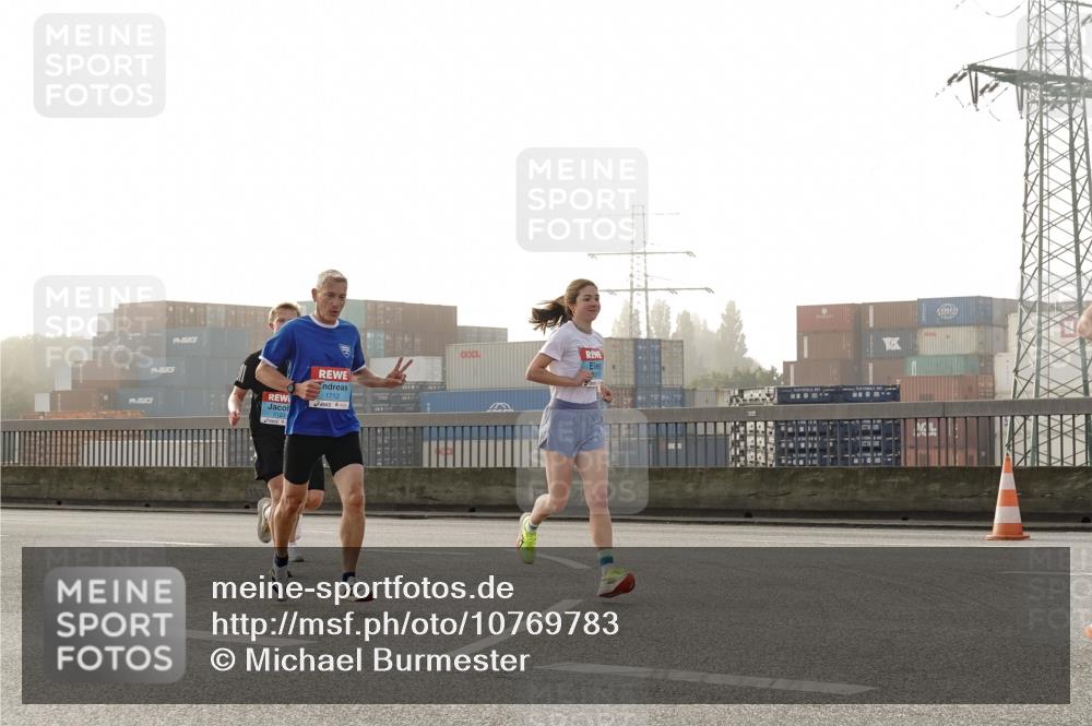 03.10.2026 - Köhlbrandbrückenlauf Michael Burmester http://msf.ph/oto/10769783 03.10.2026 09:12:35 Position 3 1712 meine-sportfotos.de