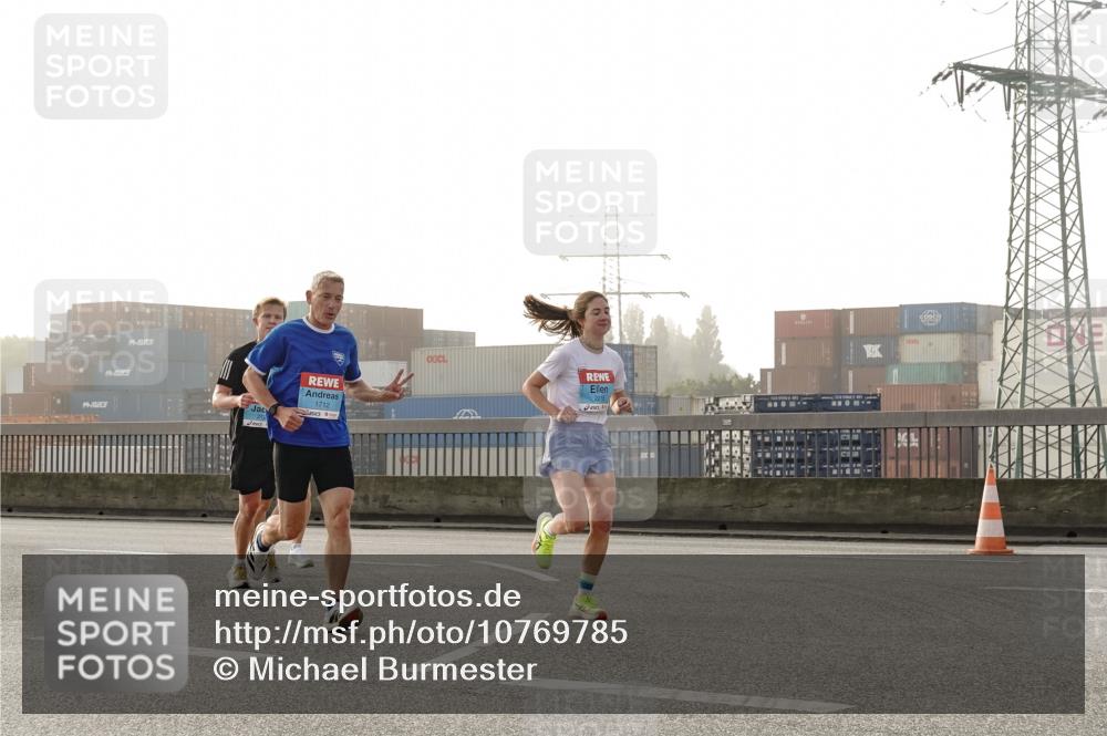 03.10.2026 - Köhlbrandbrückenlauf Michael Burmester http://msf.ph/oto/10769785 03.10.2026 09:12:35 Position 3 1712 meine-sportfotos.de