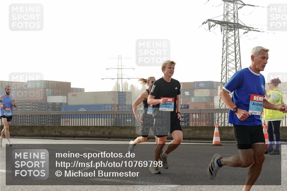 03.10.2026 - Köhlbrandbrückenlauf Michael Burmester http://msf.ph/oto/10769798 03.10.2026 09:12:37 Position 3 2123, 1712 meine-sportfotos.de