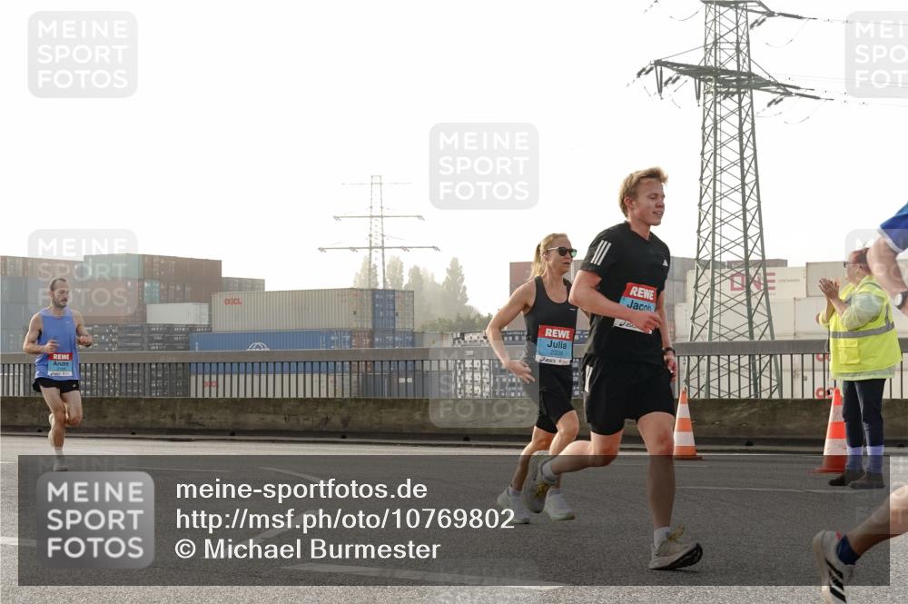 03.10.2026 - Köhlbrandbrückenlauf Michael Burmester http://msf.ph/oto/10769802 03.10.2026 09:12:37 Position 3 2339 meine-sportfotos.de