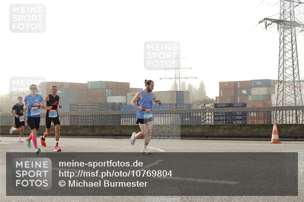 03.10.2026 - Köhlbrandbrückenlauf Michael Burmester http://msf.ph/oto/10769804 03.10.2026 09:12:38 Position 3  meine-sportfotos.de