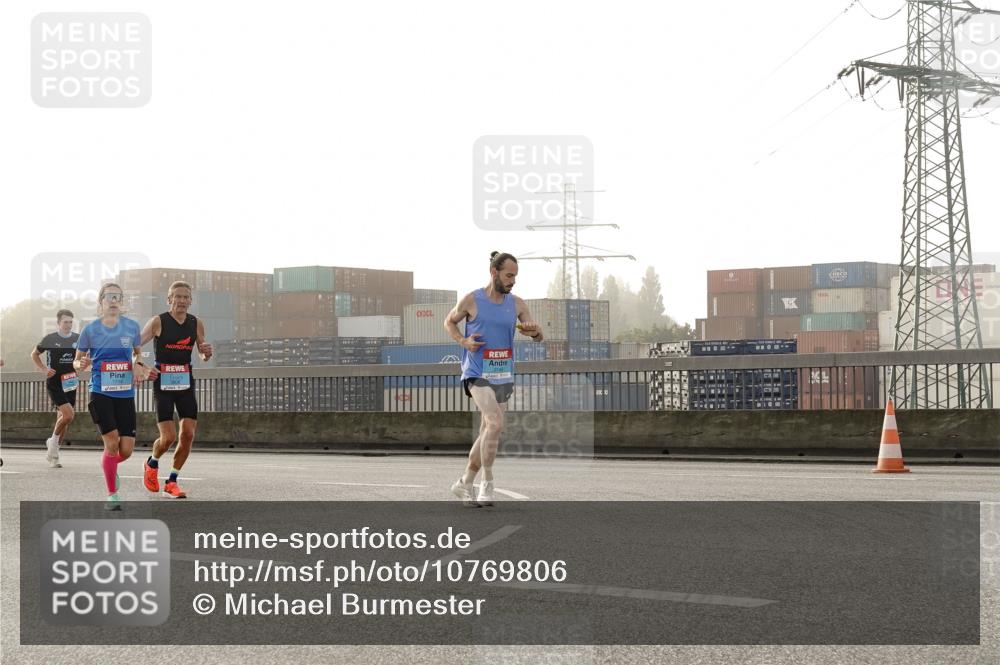 03.10.2026 - Köhlbrandbrückenlauf Michael Burmester http://msf.ph/oto/10769806 03.10.2026 09:12:38 Position 3 30 meine-sportfotos.de