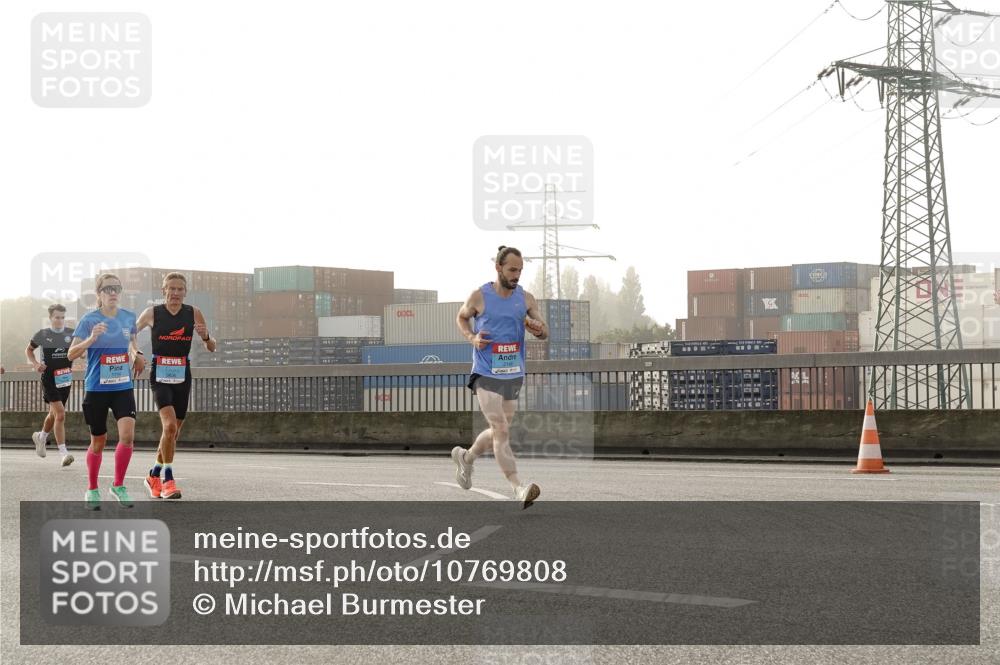 03.10.2026 - Köhlbrandbrückenlauf Michael Burmester http://msf.ph/oto/10769808 03.10.2026 09:12:38 Position 3  meine-sportfotos.de