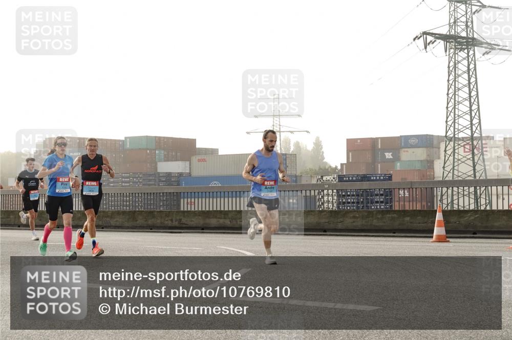 03.10.2026 - Köhlbrandbrückenlauf Michael Burmester http://msf.ph/oto/10769810 03.10.2026 09:12:38 Position 3  meine-sportfotos.de