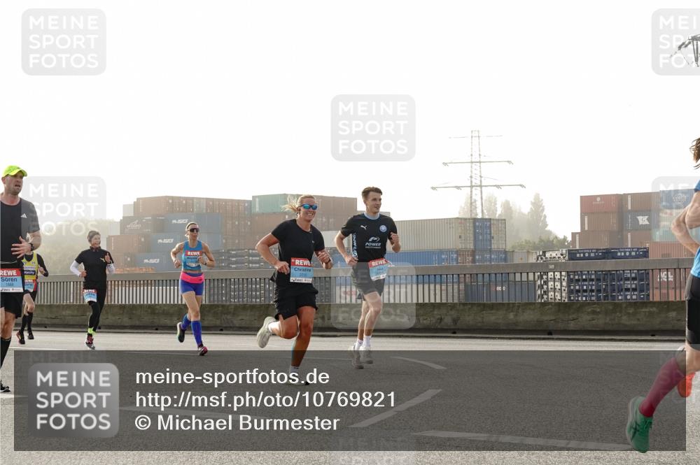 03.10.2026 - Köhlbrandbrückenlauf Michael Burmester http://msf.ph/oto/10769821 03.10.2026 09:12:40 Position 3  meine-sportfotos.de