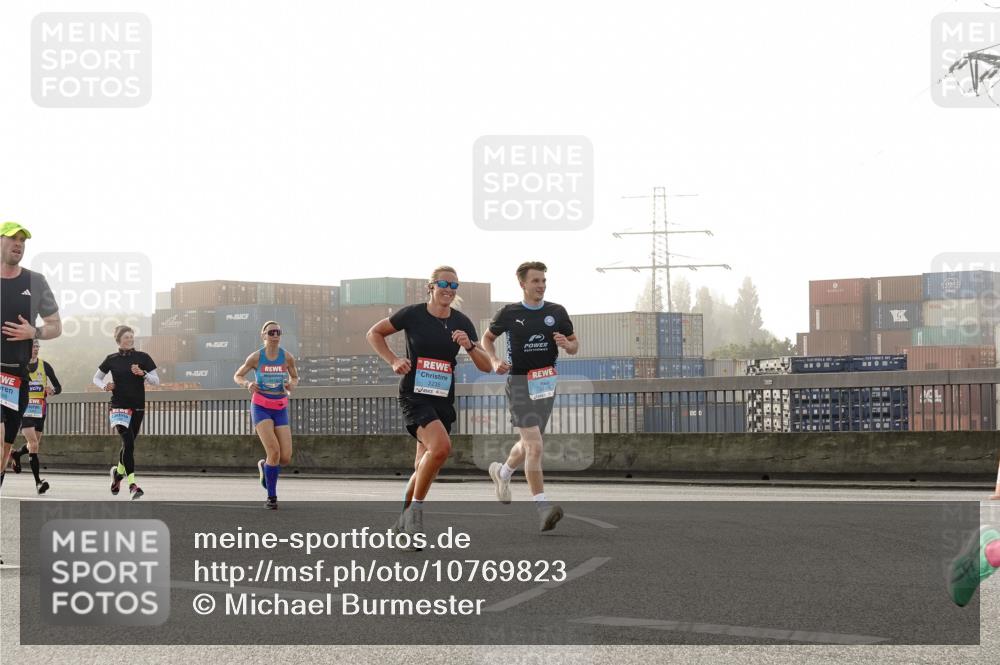 03.10.2026 - Köhlbrandbrückenlauf Michael Burmester http://msf.ph/oto/10769823 03.10.2026 09:12:40 Position 3 19 meine-sportfotos.de