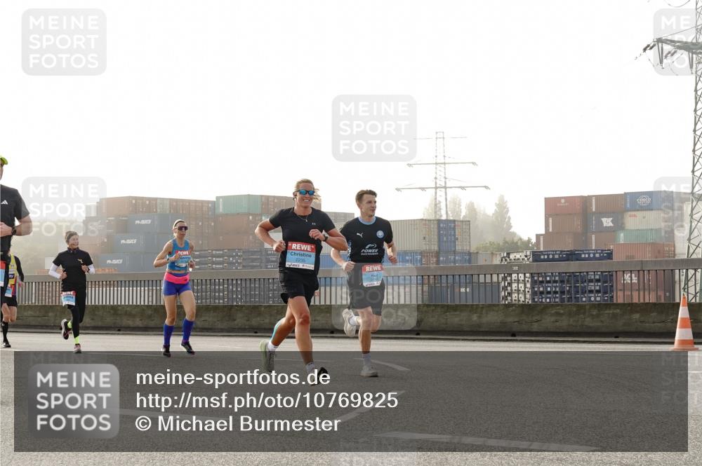 03.10.2026 - Köhlbrandbrückenlauf Michael Burmester http://msf.ph/oto/10769825 03.10.2026 09:12:40 Position 3  meine-sportfotos.de