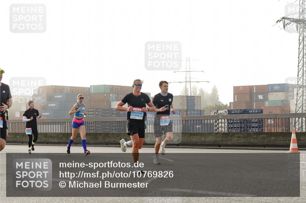 03.10.2026 - Köhlbrandbrückenlauf Michael Burmester http://msf.ph/oto/10769826 03.10.2026 09:12:40 Position 3  meine-sportfotos.de
