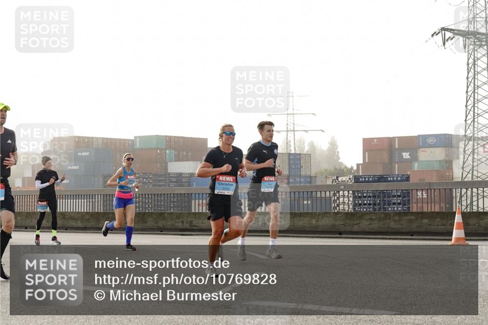 03.10.2026 - Köhlbrandbrückenlauf Michael Burmester http://msf.ph/oto/10769828 03.10.2026 09:12:40 Position 3 2235, 3769 meine-sportfotos.de