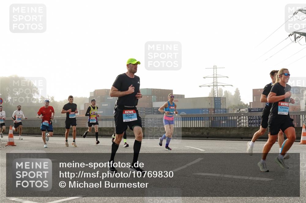 03.10.2026 - Köhlbrandbrückenlauf Michael Burmester http://msf.ph/oto/10769830 03.10.2026 09:12:41 Position 3 1688, 2235 meine-sportfotos.de