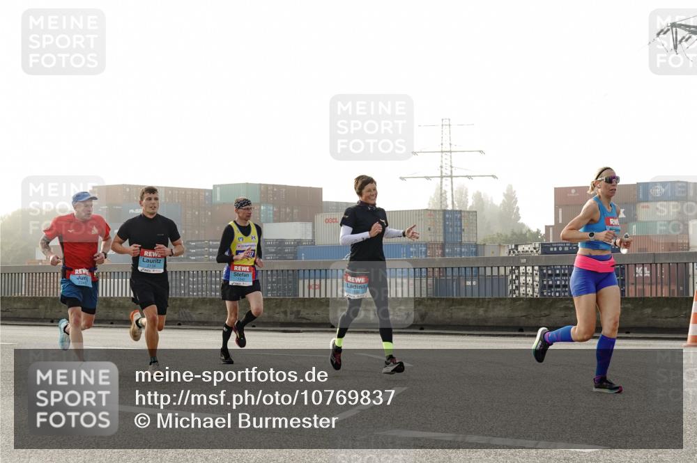 03.10.2026 - Köhlbrandbrückenlauf Michael Burmester http://msf.ph/oto/10769837 03.10.2026 09:12:42 Position 3 2114, 2340 meine-sportfotos.de