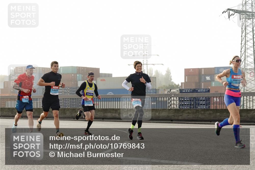 03.10.2026 - Köhlbrandbrückenlauf Michael Burmester http://msf.ph/oto/10769843 03.10.2026 09:12:43 Position 3 5, 1342, 1575 meine-sportfotos.de
