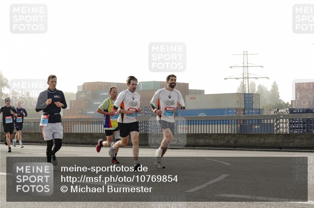 03.10.2026 - Köhlbrandbrückenlauf Michael Burmester http://msf.ph/oto/10769854 03.10.2026 09:12:45 Position 3  meine-sportfotos.de