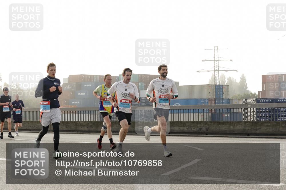 03.10.2026 - Köhlbrandbrückenlauf Michael Burmester http://msf.ph/oto/10769858 03.10.2026 09:12:45 Position 3 3798, 10, 10, 01825, 11349, 2177, 1066 meine-sportfotos.de
