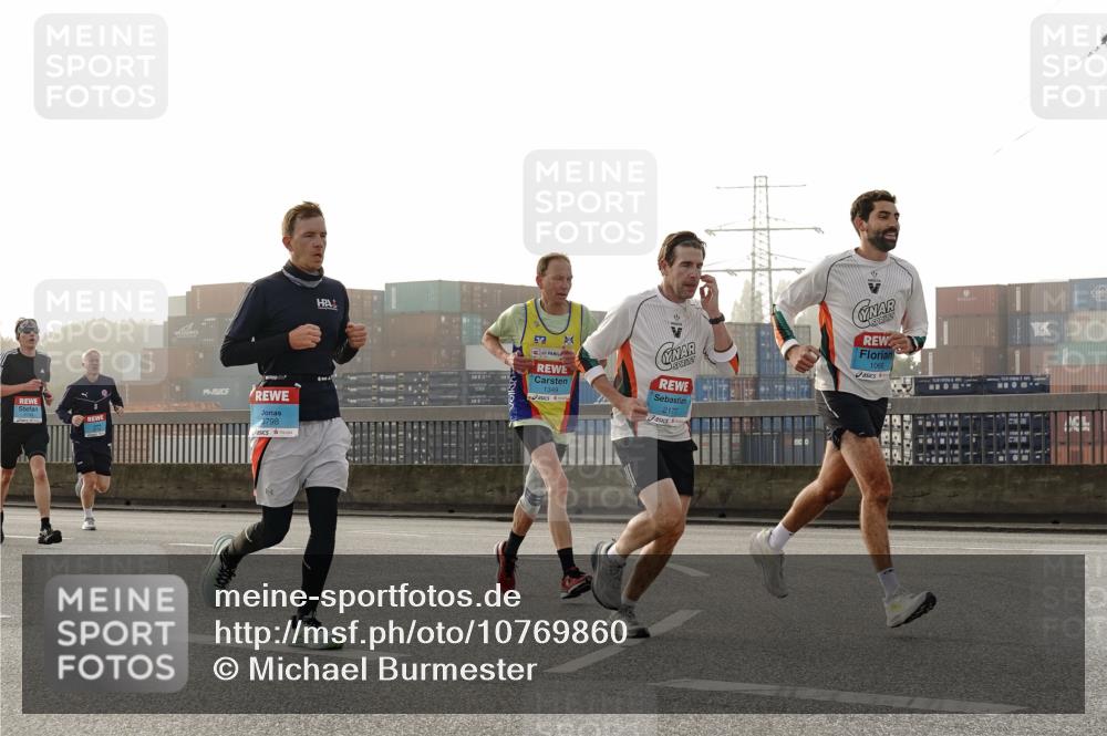 03.10.2026 - Köhlbrandbrückenlauf Michael Burmester http://msf.ph/oto/10769860 03.10.2026 09:12:46 Position 3 3798, 1349, 2177, 1066 meine-sportfotos.de
