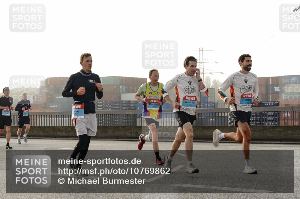 03.10.2026 - Köhlbrandbrückenlauf Michael Burmester http://msf.ph/oto/10769862 03.10.2026 09:12:46 Position 3 3798, 1349, 2177, 1066 meine-sportfotos.de