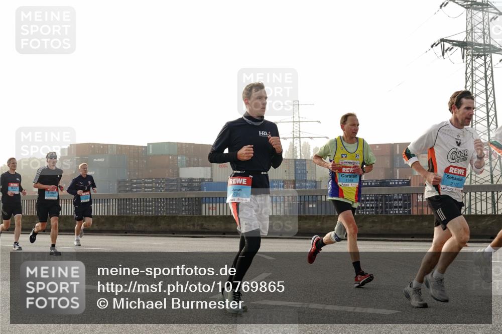 03.10.2026 - Köhlbrandbrückenlauf Michael Burmester http://msf.ph/oto/10769865 03.10.2026 09:12:47 Position 3 3798, 1349, 2177 meine-sportfotos.de