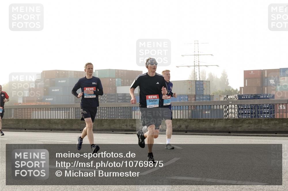 03.10.2026 - Köhlbrandbrückenlauf Michael Burmester http://msf.ph/oto/10769875 03.10.2026 09:12:49 Position 3 2133 meine-sportfotos.de