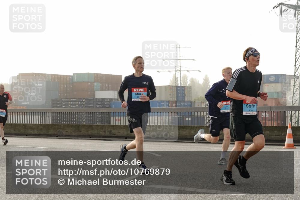 03.10.2026 - Köhlbrandbrückenlauf Michael Burmester http://msf.ph/oto/10769879 03.10.2026 09:12:49 Position 3 164, 2133 meine-sportfotos.de