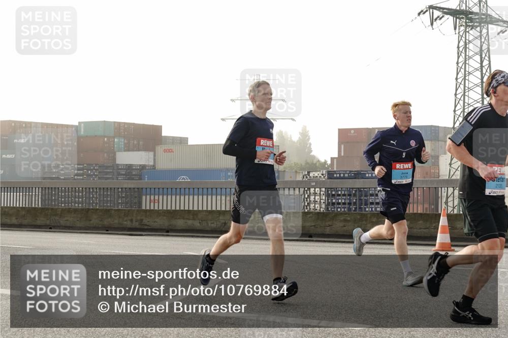 03.10.2026 - Köhlbrandbrückenlauf Michael Burmester http://msf.ph/oto/10769884 03.10.2026 09:12:50 Position 3 3779, 2133, 19, 5 meine-sportfotos.de
