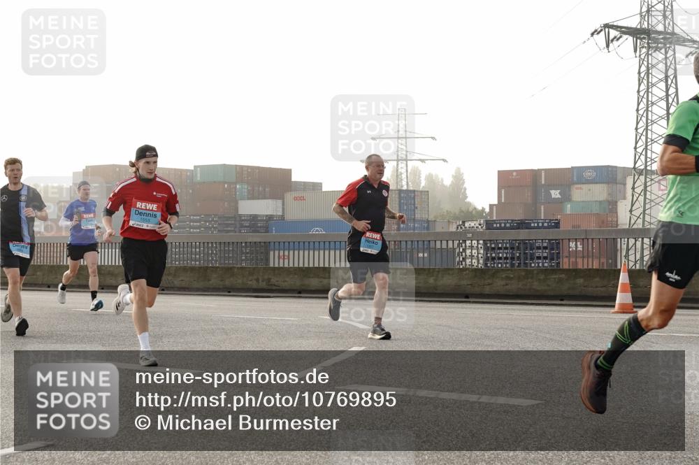 03.10.2026 - Köhlbrandbrückenlauf Michael Burmester http://msf.ph/oto/10769895 03.10.2026 09:12:52 Position 3  meine-sportfotos.de