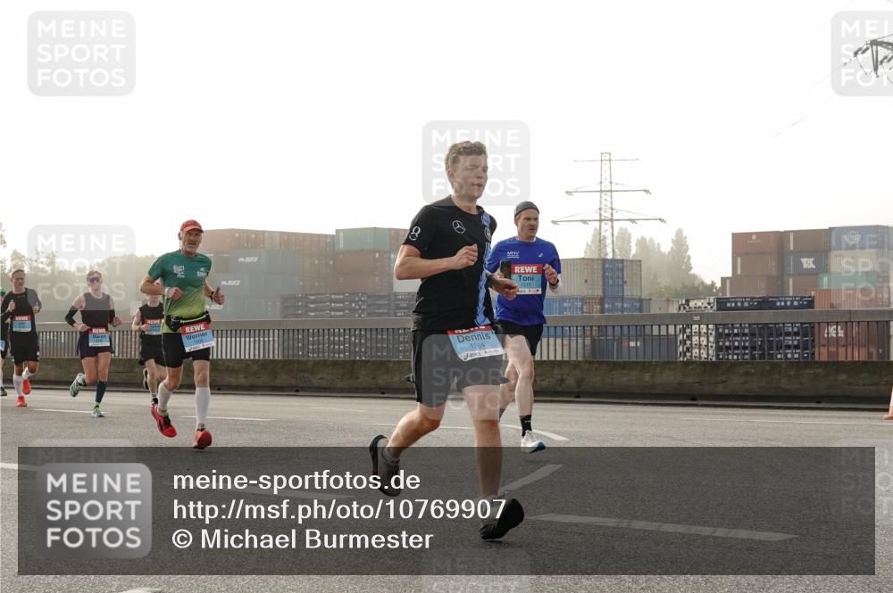 03.10.2026 - Köhlbrandbrückenlauf Michael Burmester http://msf.ph/oto/10769907 03.10.2026 09:12:54 Position 3 1264 meine-sportfotos.de