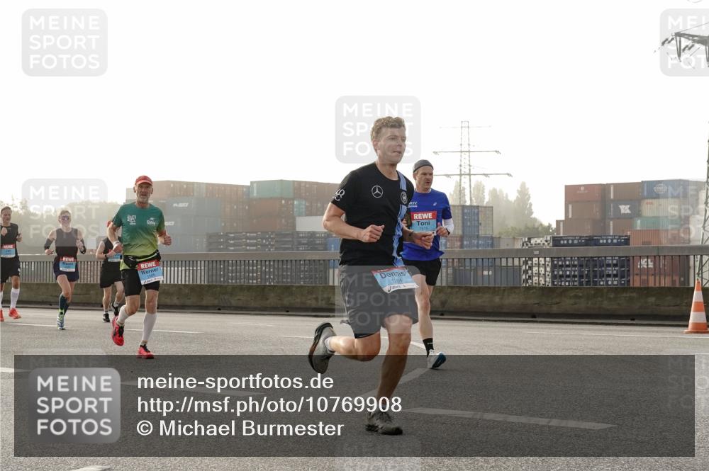 03.10.2026 - Köhlbrandbrückenlauf Michael Burmester http://msf.ph/oto/10769908 03.10.2026 09:12:54 Position 3 1264, 1515 meine-sportfotos.de