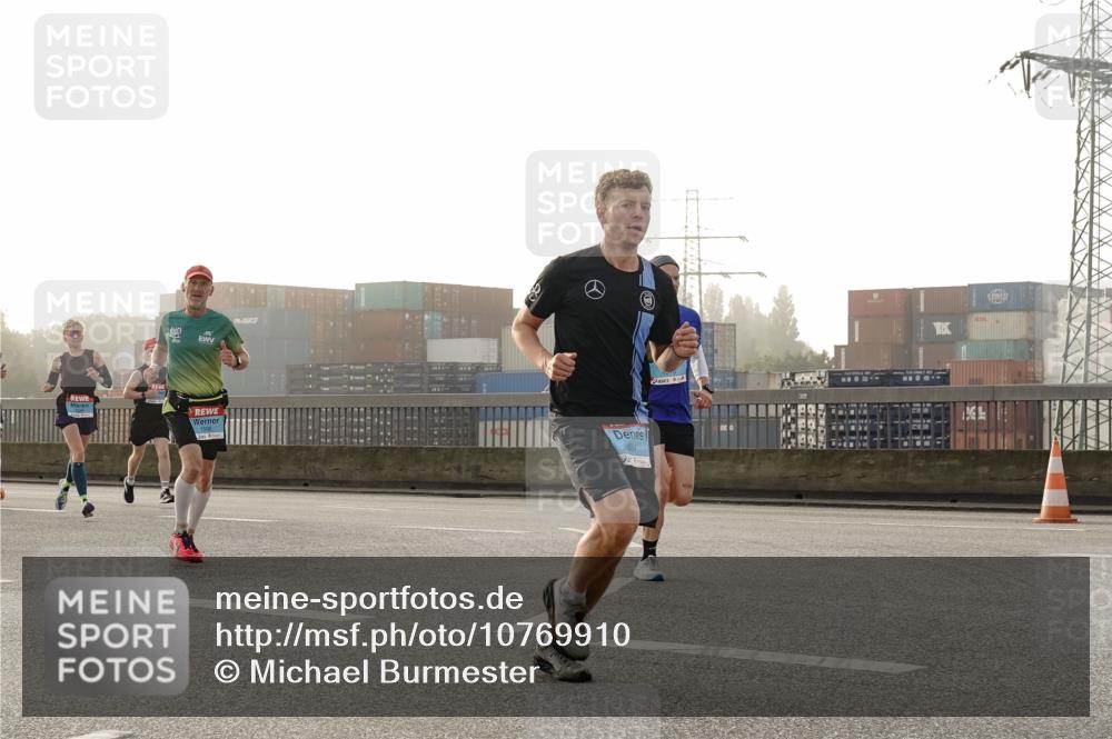 03.10.2026 - Köhlbrandbrückenlauf Michael Burmester http://msf.ph/oto/10769910 03.10.2026 09:12:54 Position 3 1864 meine-sportfotos.de