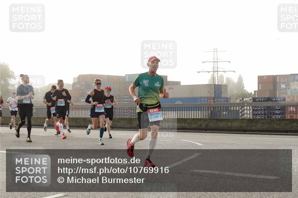 03.10.2026 - Köhlbrandbrückenlauf Michael Burmester http://msf.ph/oto/10769916 03.10.2026 09:12:55 Position 3 197, 1506 meine-sportfotos.de