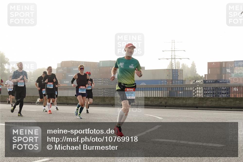 03.10.2026 - Köhlbrandbrückenlauf Michael Burmester http://msf.ph/oto/10769918 03.10.2026 09:12:55 Position 3 19, 1506 meine-sportfotos.de