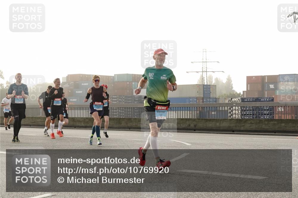 03.10.2026 - Köhlbrandbrückenlauf Michael Burmester http://msf.ph/oto/10769920 03.10.2026 09:12:55 Position 3 1506 meine-sportfotos.de