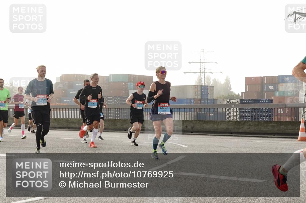03.10.2026 - Köhlbrandbrückenlauf Michael Burmester http://msf.ph/oto/10769925 03.10.2026 09:12:56 Position 3  meine-sportfotos.de