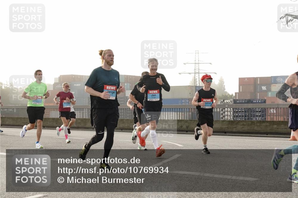 03.10.2026 - Köhlbrandbrückenlauf Michael Burmester http://msf.ph/oto/10769934 03.10.2026 09:12:57 Position 3 19, 373, 2188 meine-sportfotos.de