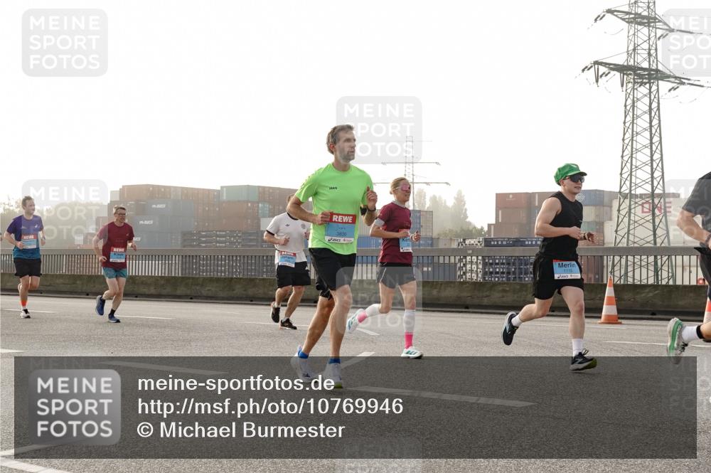 03.10.2026 - Köhlbrandbrückenlauf Michael Burmester http://msf.ph/oto/10769946 03.10.2026 09:12:59 Position 3 19, 3830, 1115 meine-sportfotos.de