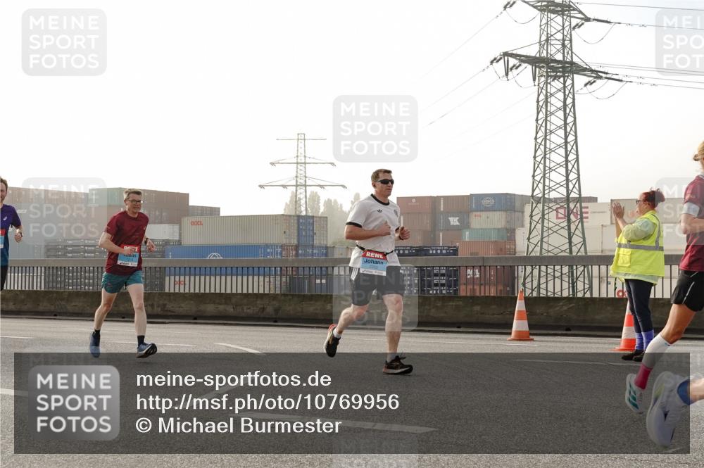 03.10.2026 - Köhlbrandbrückenlauf Michael Burmester http://msf.ph/oto/10769956 03.10.2026 09:13:00 Position 3 7 meine-sportfotos.de