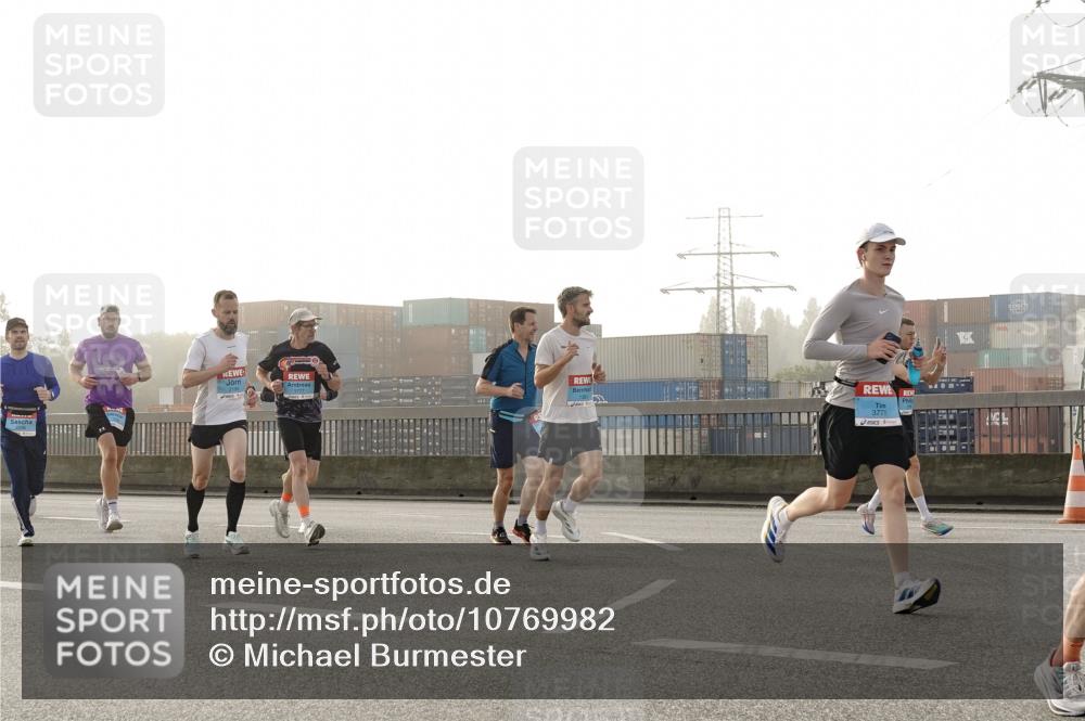03.10.2026 - Köhlbrandbrückenlauf Michael Burmester http://msf.ph/oto/10769982 03.10.2026 09:13:03 Position 3 3771 meine-sportfotos.de
