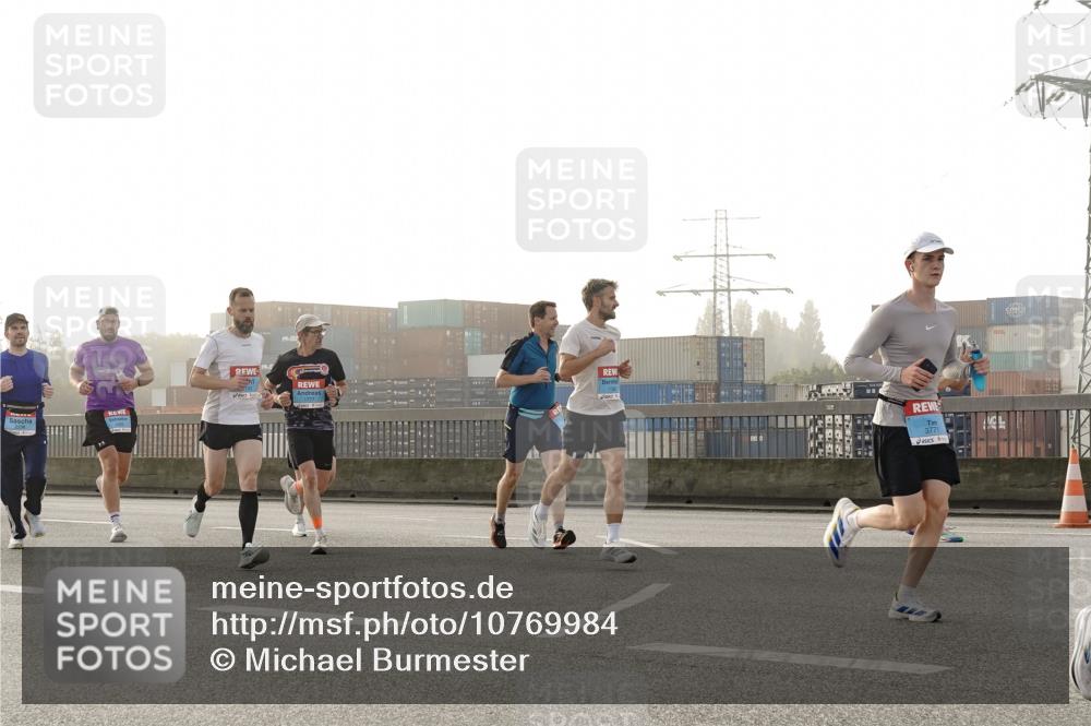03.10.2026 - Köhlbrandbrückenlauf Michael Burmester http://msf.ph/oto/10769984 03.10.2026 09:13:03 Position 3 3771 meine-sportfotos.de
