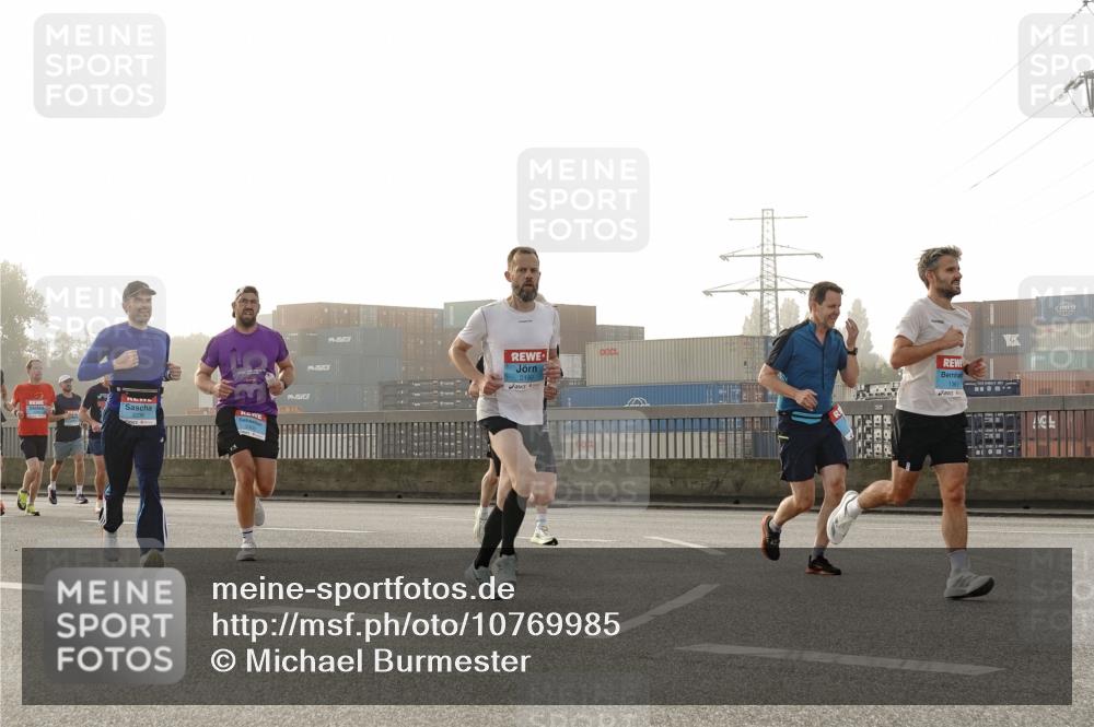 03.10.2026 - Köhlbrandbrückenlauf Michael Burmester http://msf.ph/oto/10769985 03.10.2026 09:13:04 Position 3 19, 2190 meine-sportfotos.de