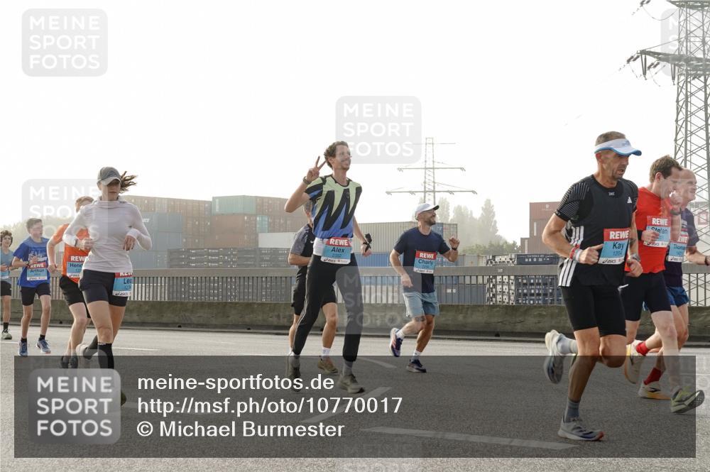 03.10.2026 - Köhlbrandbrückenlauf Michael Burmester http://msf.ph/oto/10770017 03.10.2026 09:13:09 Position 3 1234, 1204 meine-sportfotos.de