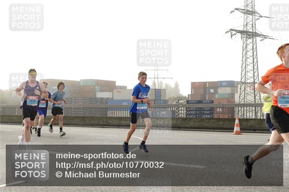03.10.2026 - Köhlbrandbrückenlauf Michael Burmester http://msf.ph/oto/10770032 03.10.2026 09:13:11 Position 3 2216, 122 meine-sportfotos.de