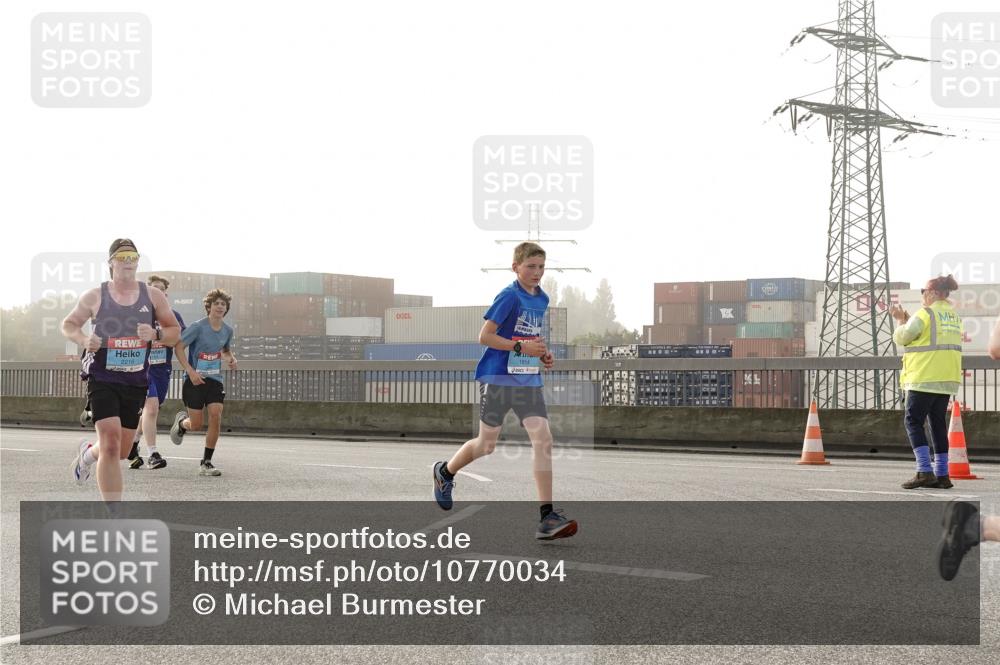 03.10.2026 - Köhlbrandbrückenlauf Michael Burmester http://msf.ph/oto/10770034 03.10.2026 09:13:11 Position 3 19, 1 meine-sportfotos.de