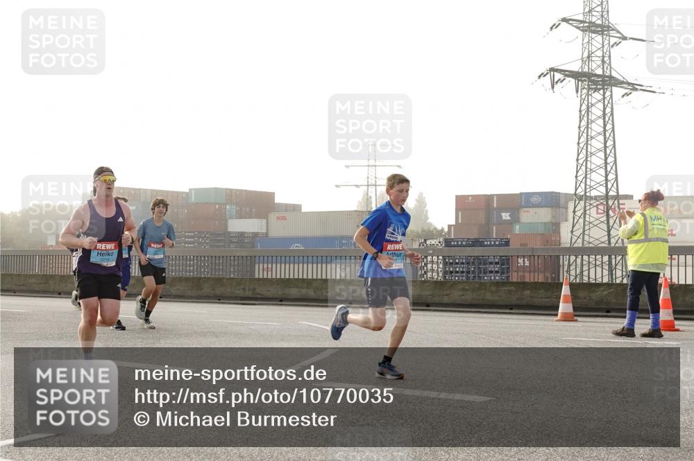 03.10.2026 - Köhlbrandbrückenlauf Michael Burmester http://msf.ph/oto/10770035 03.10.2026 09:13:11 Position 3  meine-sportfotos.de