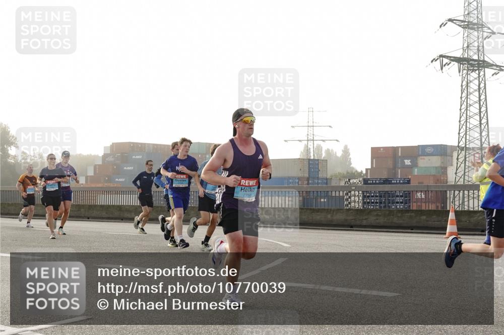 03.10.2026 - Köhlbrandbrückenlauf Michael Burmester http://msf.ph/oto/10770039 03.10.2026 09:13:12 Position 3 2216 meine-sportfotos.de