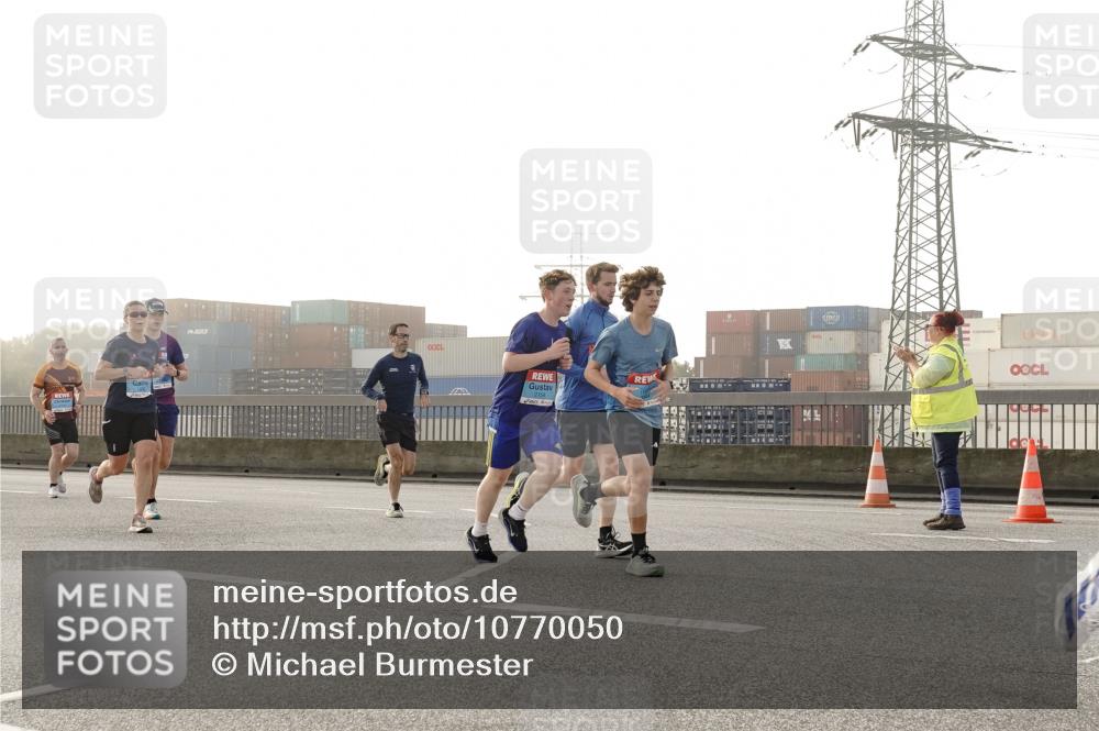 03.10.2026 - Köhlbrandbrückenlauf Michael Burmester http://msf.ph/oto/10770050 03.10.2026 09:13:13 Position 3 2154 meine-sportfotos.de