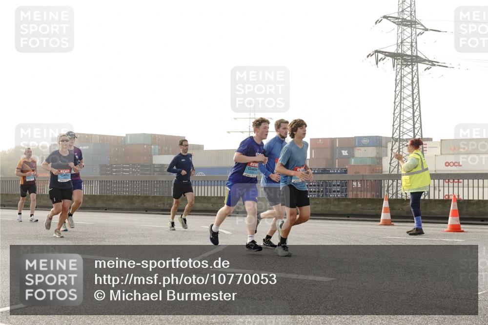 03.10.2026 - Köhlbrandbrückenlauf Michael Burmester http://msf.ph/oto/10770053 03.10.2026 09:13:13 Position 3  meine-sportfotos.de