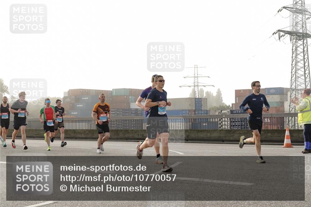 03.10.2026 - Köhlbrandbrückenlauf Michael Burmester http://msf.ph/oto/10770057 03.10.2026 09:13:14 Position 3  meine-sportfotos.de