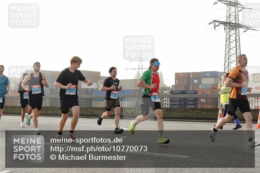 03.10.2026 - Köhlbrandbrückenlauf Michael Burmester http://msf.ph/oto/10770073 03.10.2026 09:13:16 Position 3 00, 1421 meine-sportfotos.de