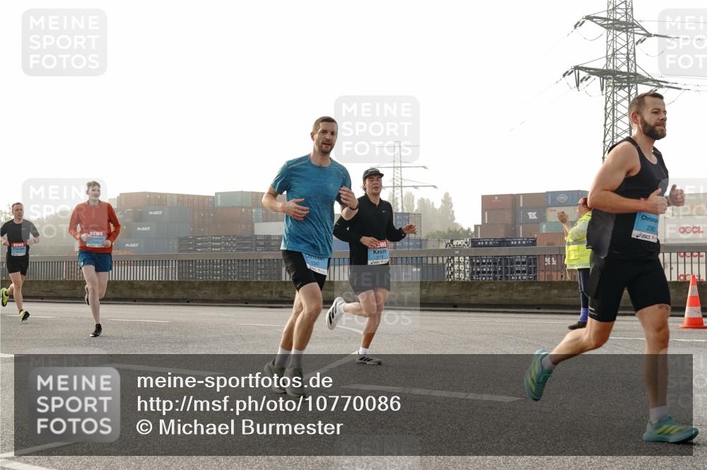 03.10.2026 - Köhlbrandbrückenlauf Michael Burmester http://msf.ph/oto/10770086 03.10.2026 09:13:18 Position 3 2341, 23 meine-sportfotos.de
