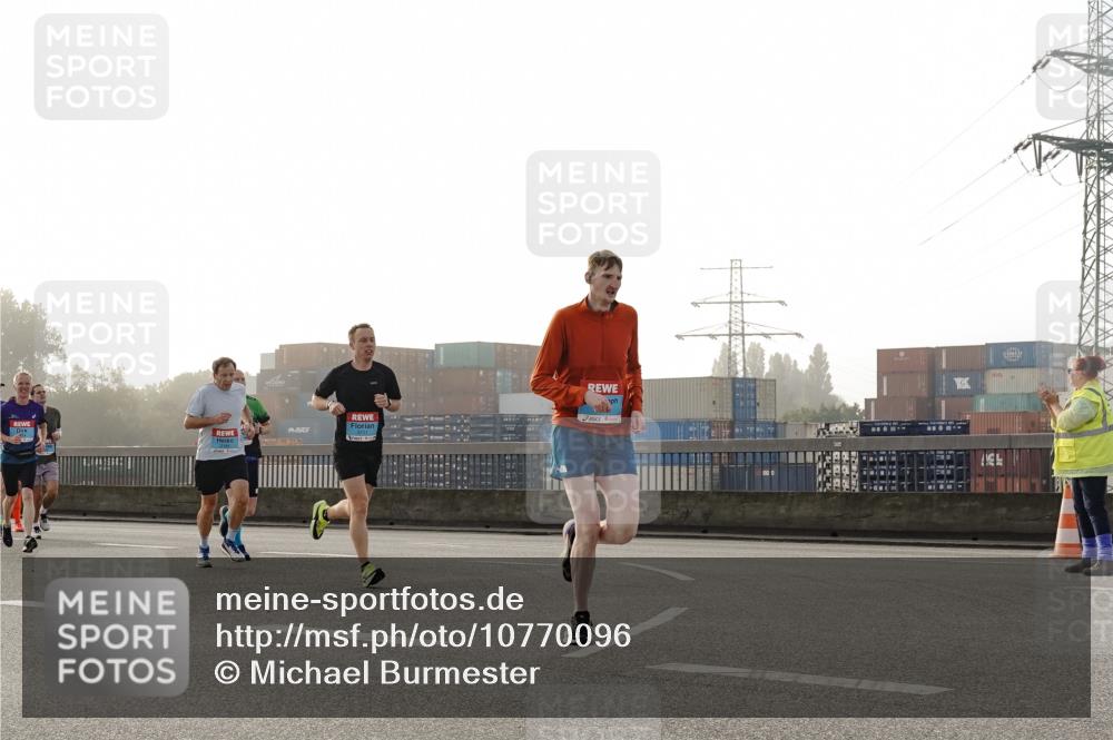 03.10.2026 - Köhlbrandbrückenlauf Michael Burmester http://msf.ph/oto/10770096 03.10.2026 09:13:19 Position 3  meine-sportfotos.de